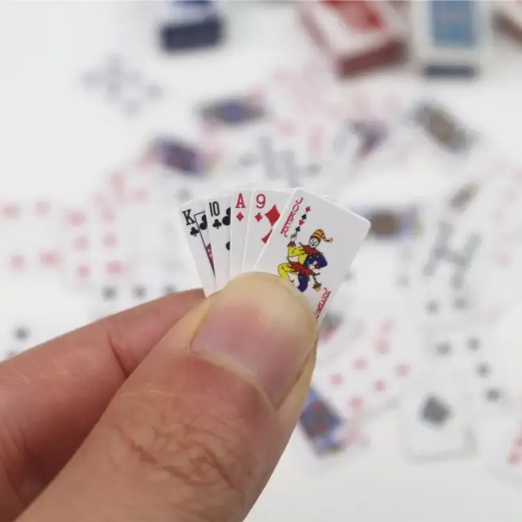 Cute 1:12 Miniature Games Poker Mini Playing Cards Miniature For Dolls Accessory Home Decoration 16xAccessory