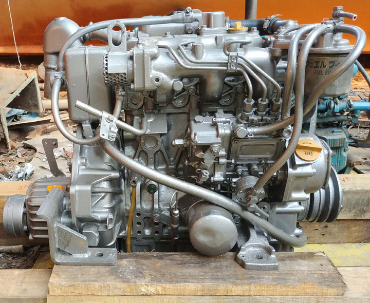 Yanmar  3 cylinders Marine Diesel Inboard Small Lifeboat Sea water cooling as good as new condition Pleasure boat Yacht Engine