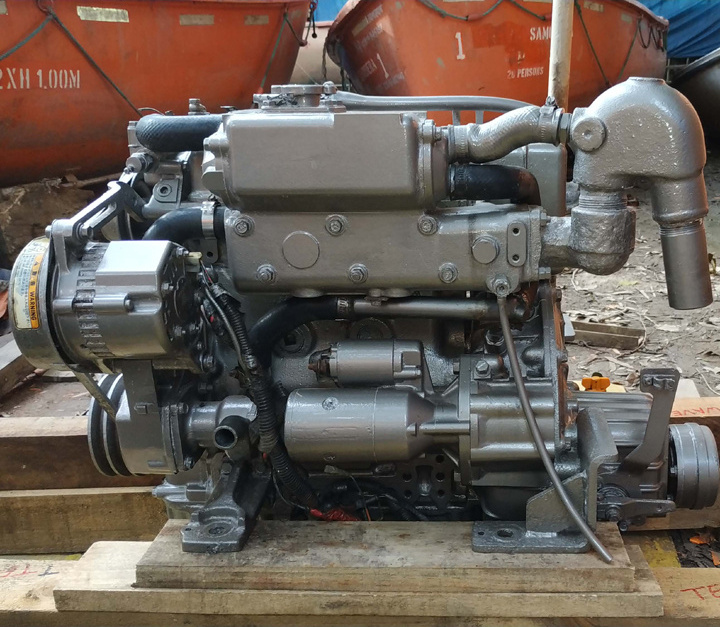 Yanmar  3 cylinders Marine Diesel Inboard Small Lifeboat Sea water cooling as good as new condition Pleasure boat Yacht Engine