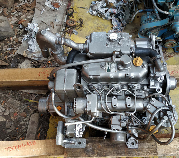 Yanmar  3 cylinders Marine Diesel Inboard Small Lifeboat Sea water cooling as good as new condition Pleasure boat Yacht Engine