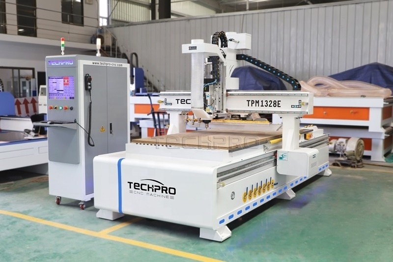 Customized High Precision ATC CNC Router Machine  with automatic tool changer 12 piece for wood door cabinet