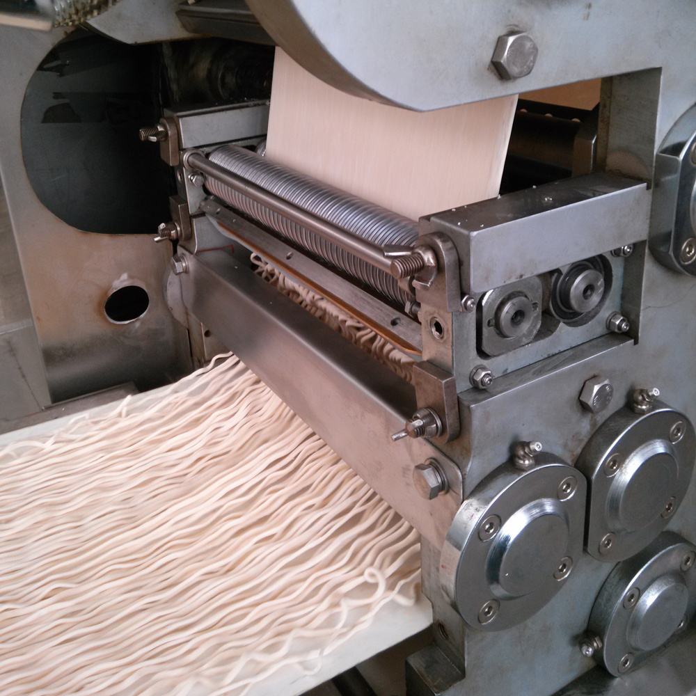 Noodle Frying Rotation Machine SS304 for Dahua Bestselling Instant noodle Cutting Roller for frying ...