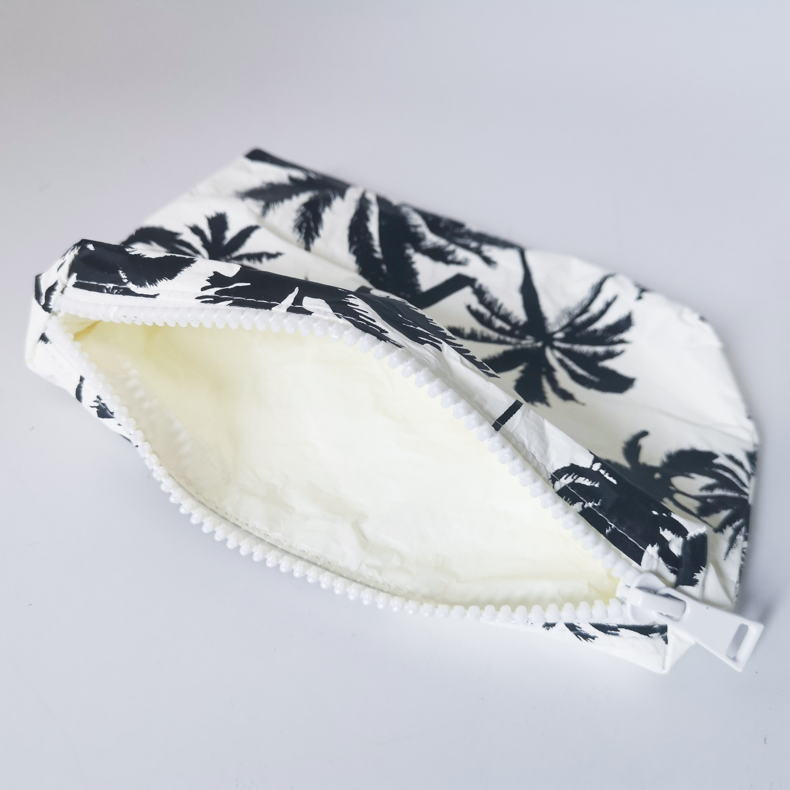 Custom Waterproof Fashion Eco Friendly Tyvek Travel Toiletry Bag Zipper Closure Tyvek Makeup Pouch