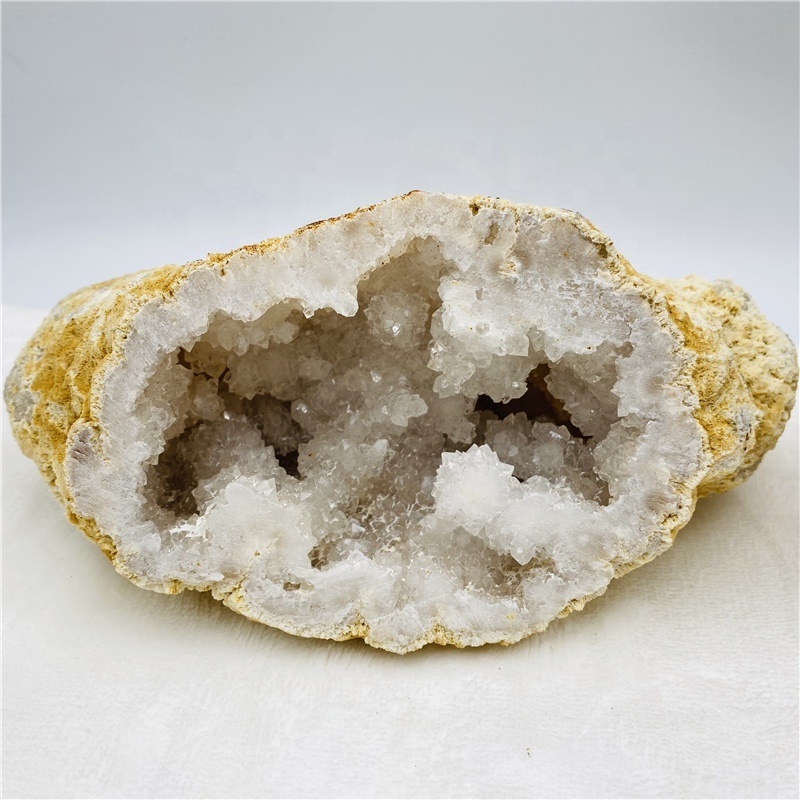 Wholesale Natural Quartz Raw Agate Geode Cutting Crystal Cluster Healing Stones For Home Decoration