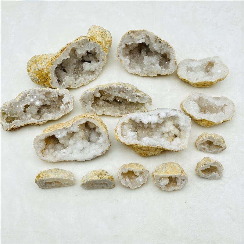 Wholesale Natural Quartz Raw Agate Geode Cutting Crystal Cluster Healing Stones For Home Decoration