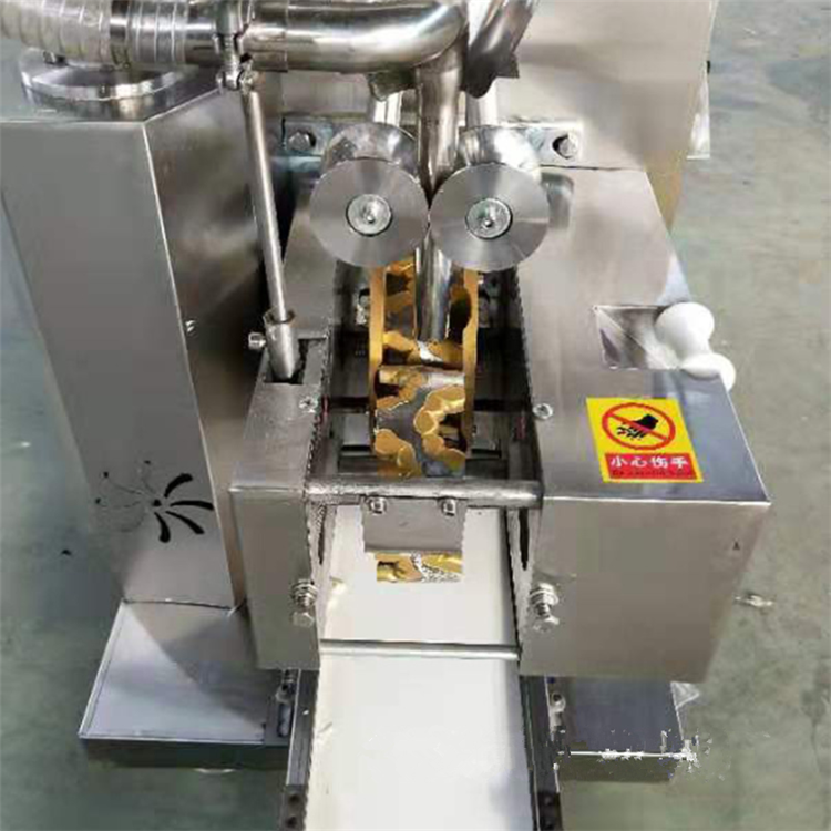 Automatic dumpling wrapper making machine / spring roll skin maker / crepe tortilla chapati roti machine