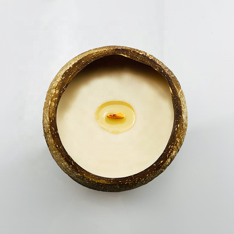 Valentine's Natural Coconut Shell Bowls Candle Soy Wax Coconut Candle With Wood Wick