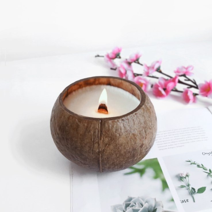 Valentine's Natural Coconut Shell Bowls Candle Soy Wax Coconut Candle With Wood Wick