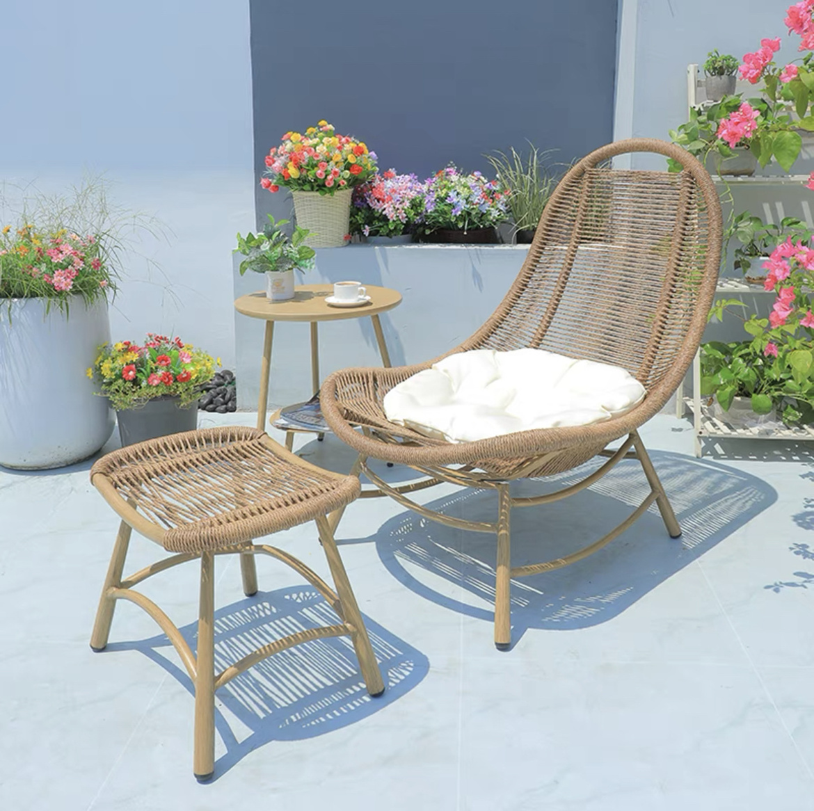 Patio Wicker Rattan Rocking Chair with Pillow Beach Bar Patio Popular Outdoor Leisure Recliner Rattan Rocking Chair