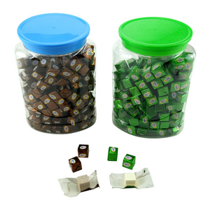 Jar packing 2.75g milk flavor and chocolate flavor mini cube press candy