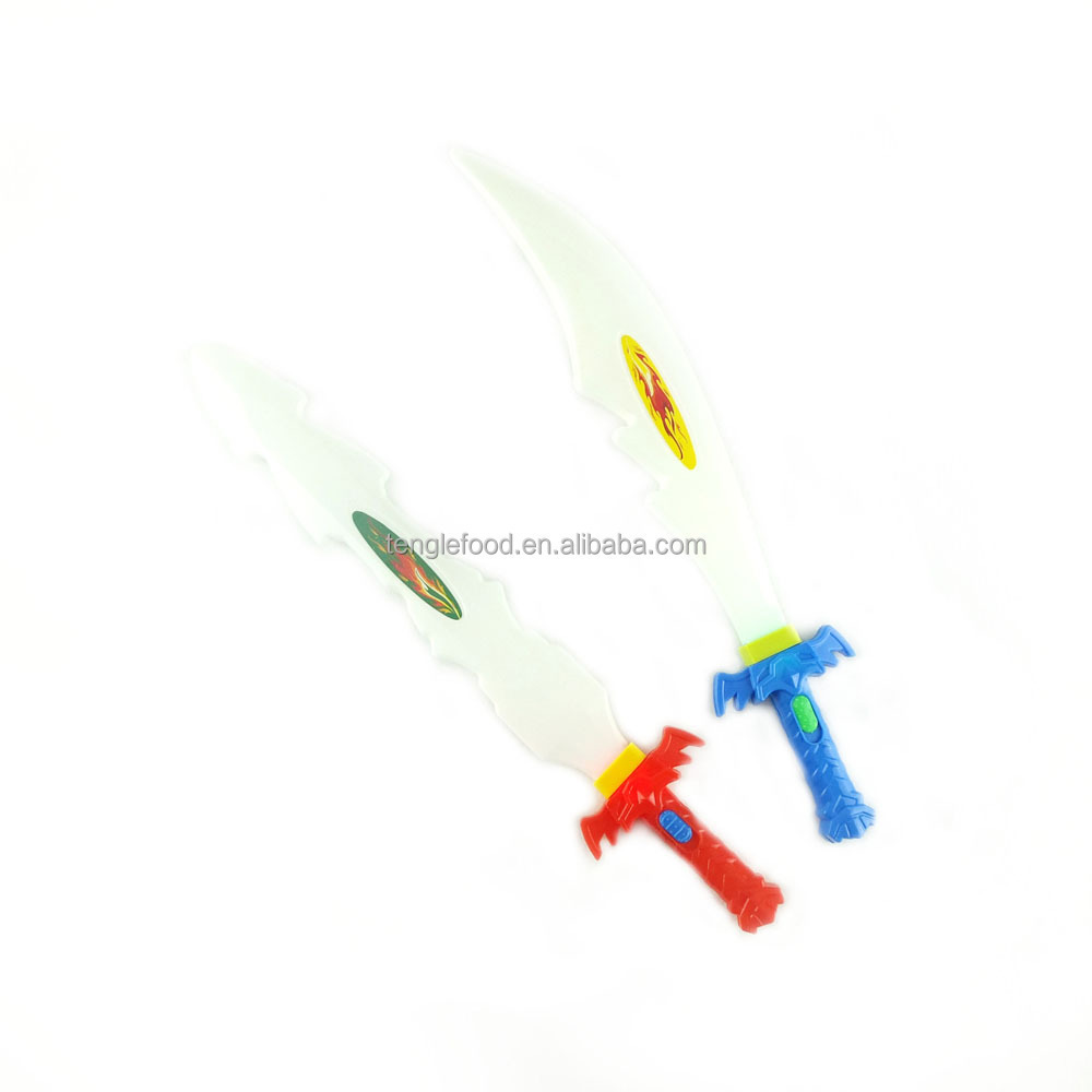 Hot selling cartoon led light up plastic sword toy dulces chino candy for kids