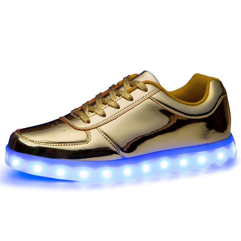 Unisex LED Light Up Shoes Low top Sneakers Flashing Shoes for Women Men Teens with USB Charging Glowing Luminous Shoes