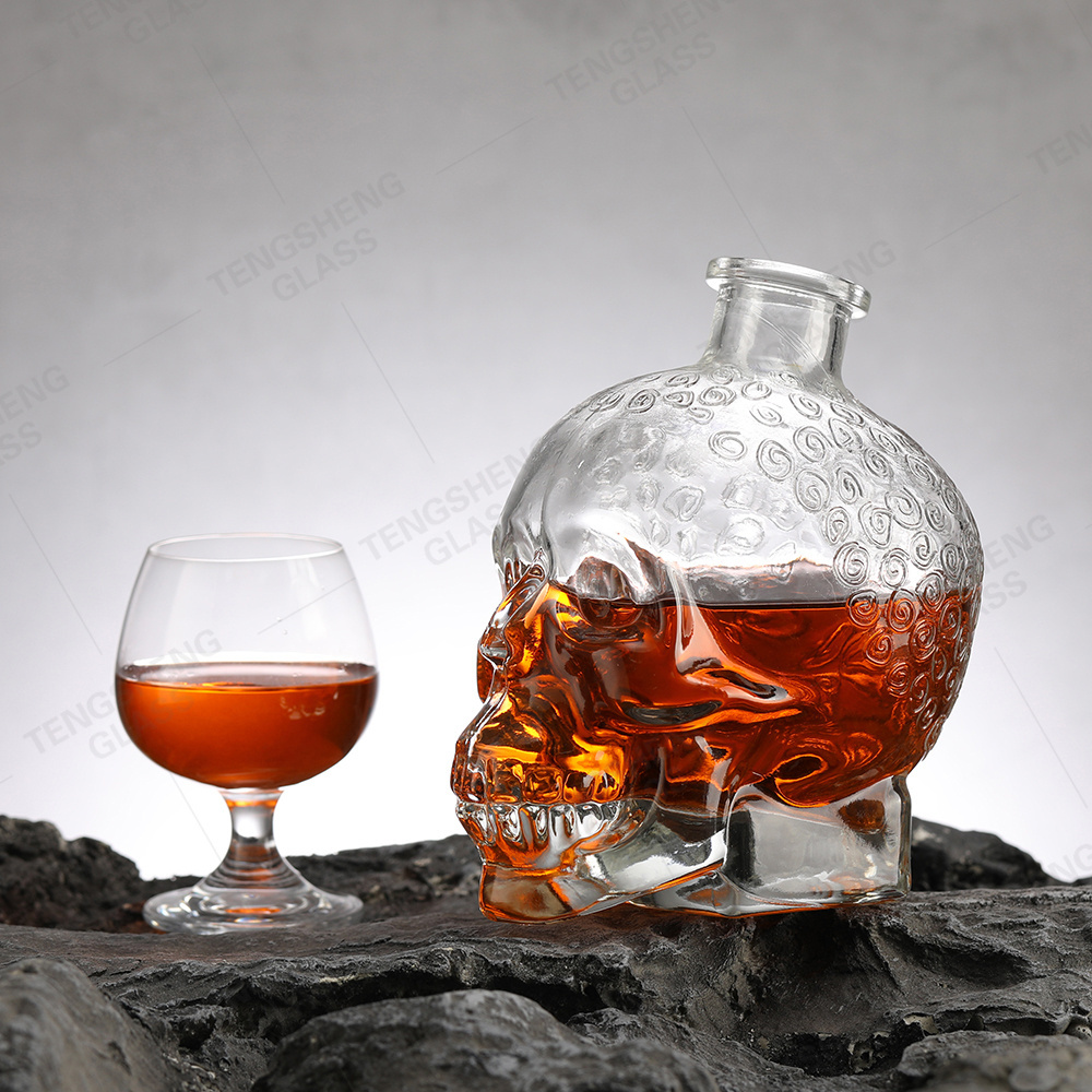 Customized Skull Water Bottle Glass Skull Wine Bottle 500ml 750ml Whiskey Vodka Glass Bottle