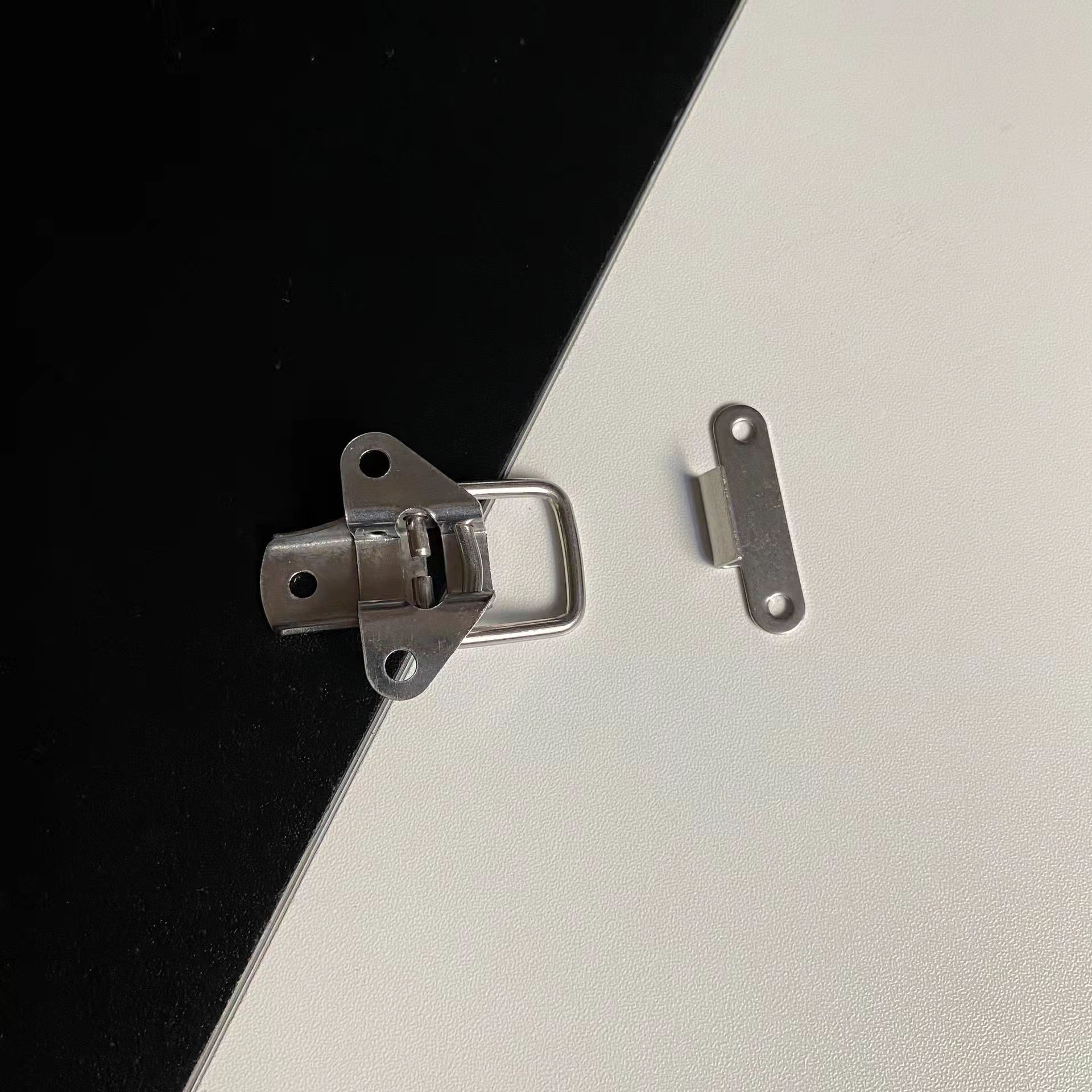 OEM ODM Stainless steel Iron butterfly hasp Claw Fastener locking cabinet clip clamp toggle latch