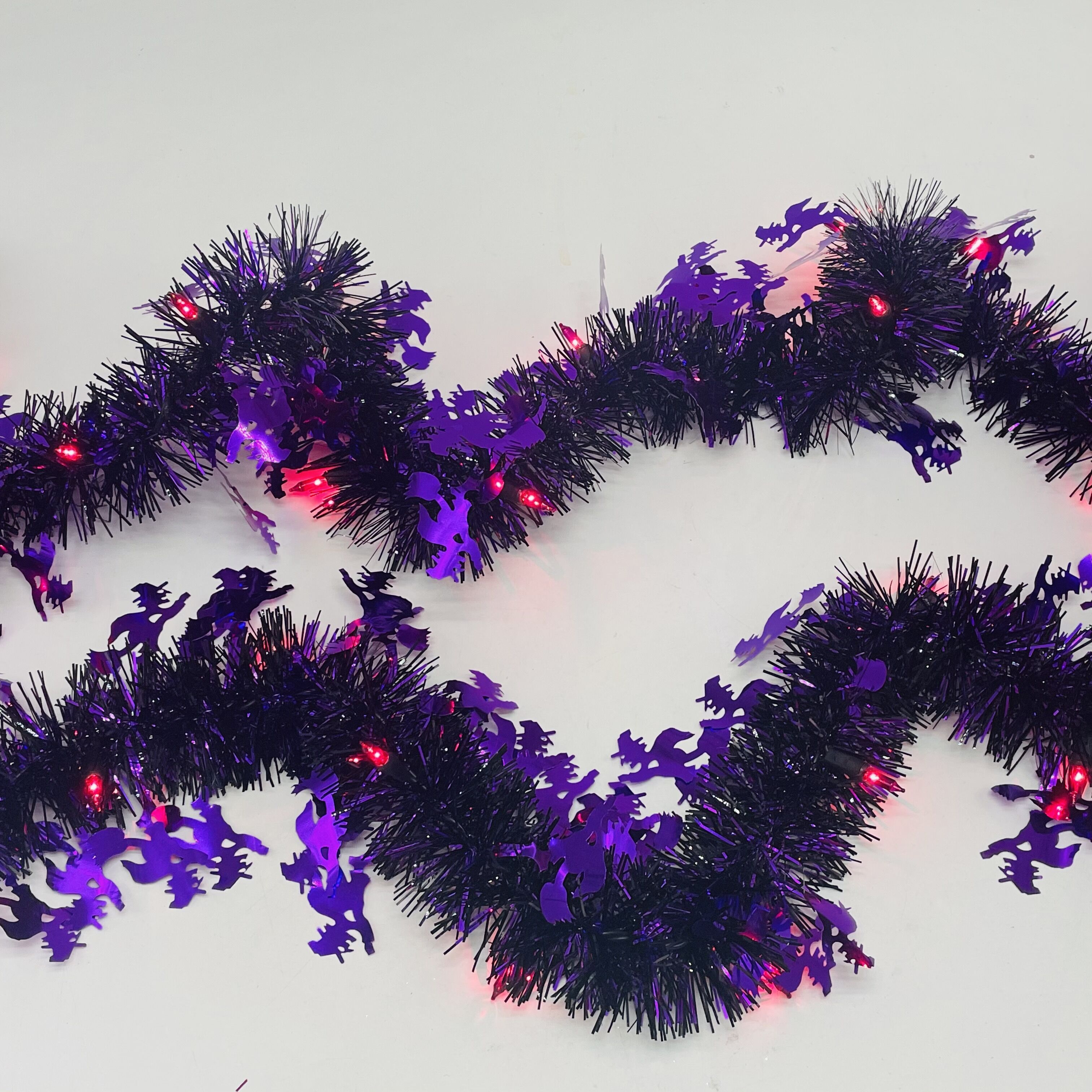 UL Hanging Lighted 9FT Halloween Tinsel Garland Purple Witch With 35 Mini Lights For Party Fireplace Door Party Backdrop