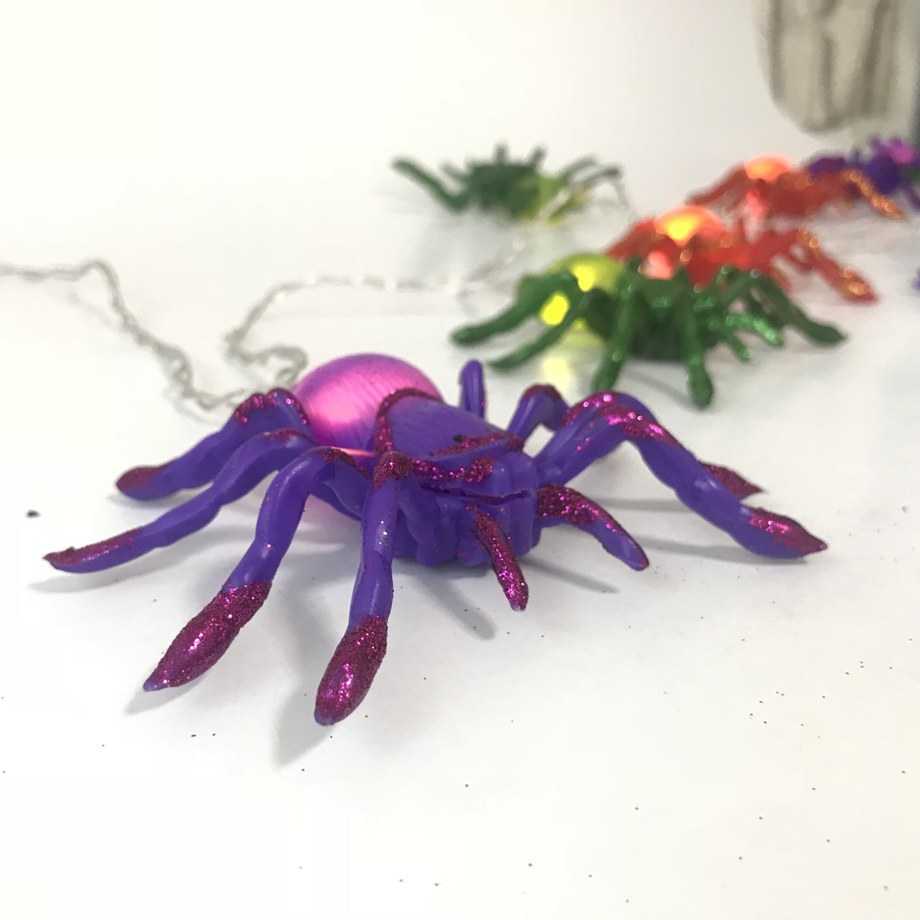 15 LED Halloween Spider String Lights Battery Operated Lighted Up Multicolor Glitter Spider For Indoor Garden Party Decoration