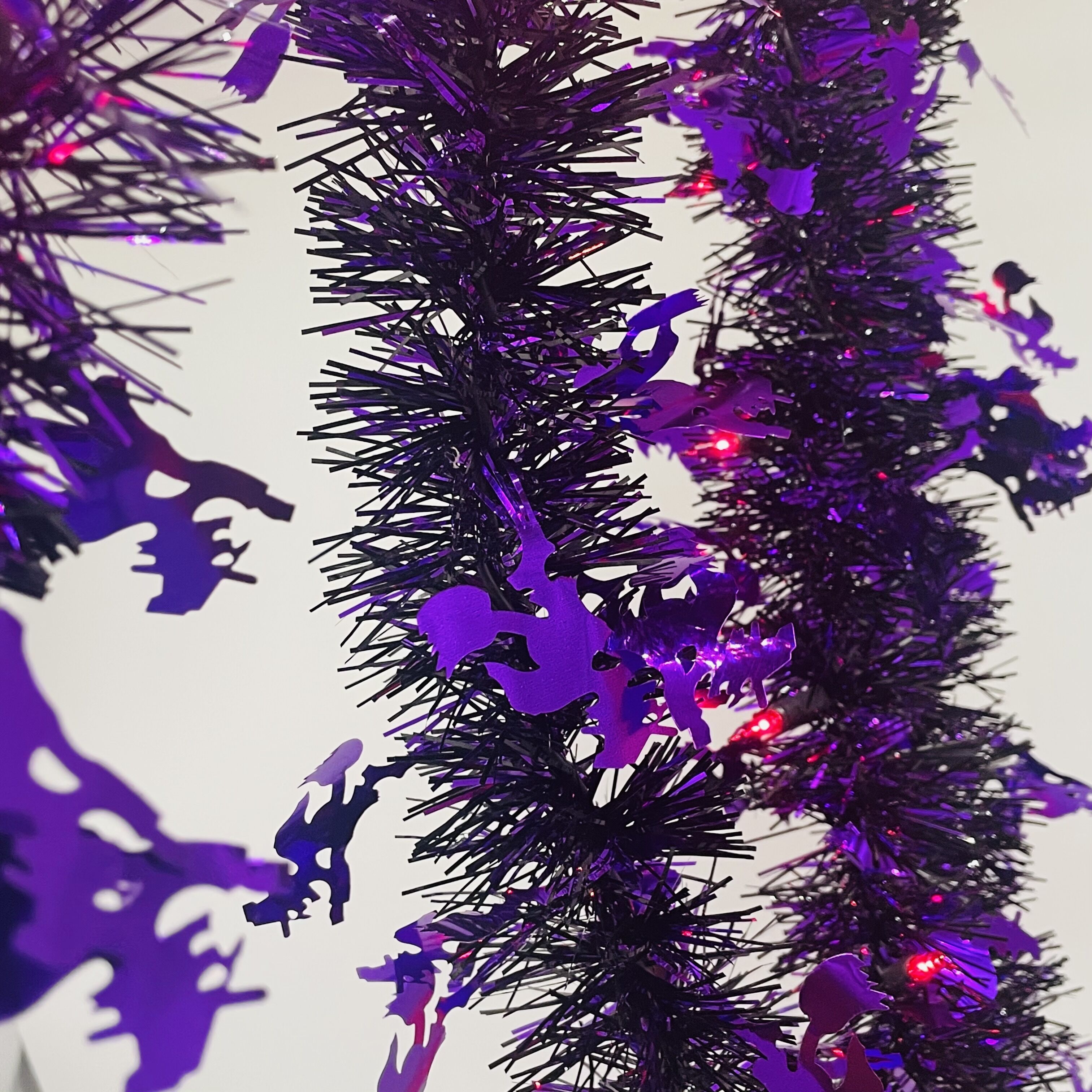 UL Hanging Lighted 9FT Halloween Tinsel Garland Purple Witch With 35 Mini Lights For Party Fireplace Door Party Backdrop