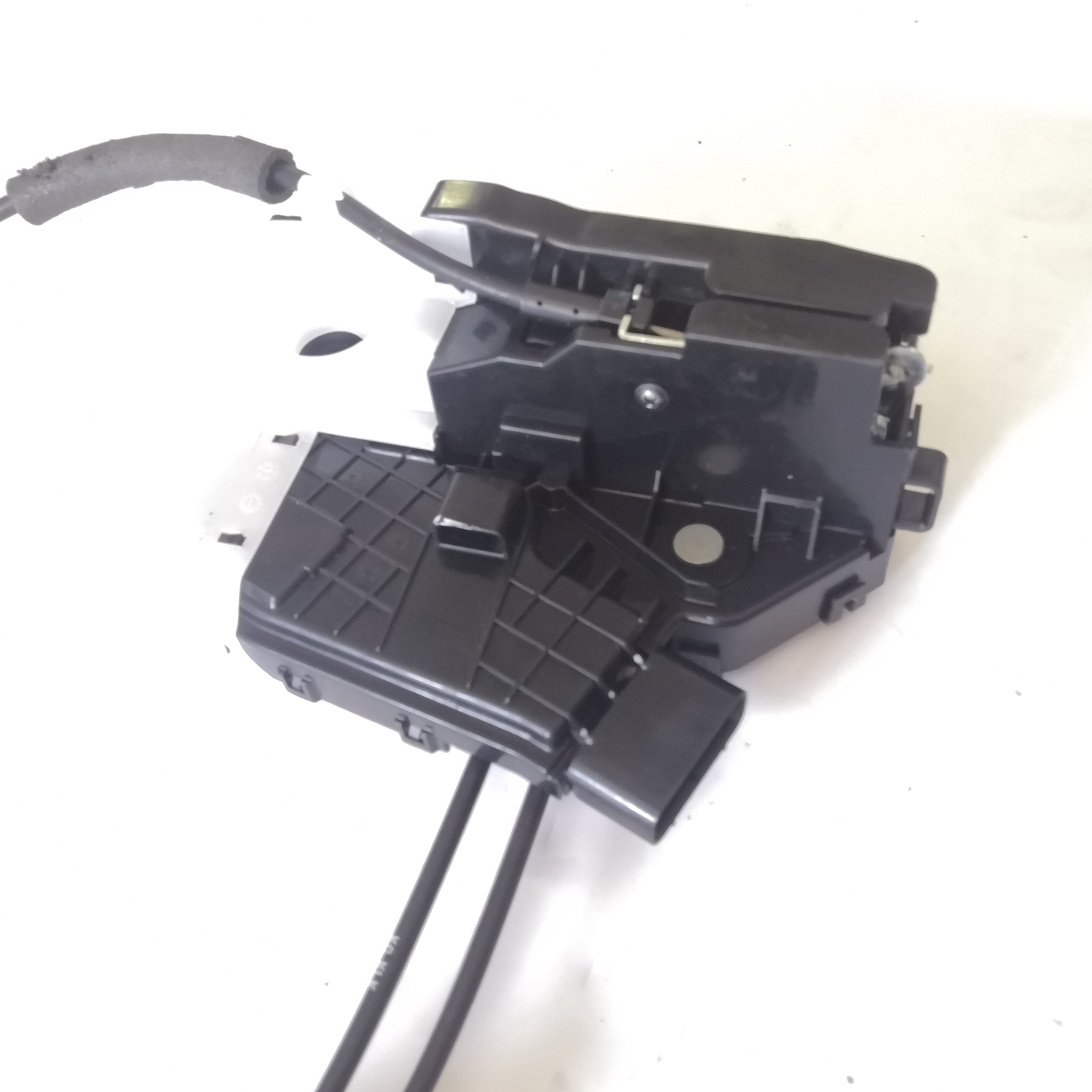 Car Parts Rear Door Left Latch Assembly For 2015-2020 Hyundai Tucson 81410D3000 81410-D3000