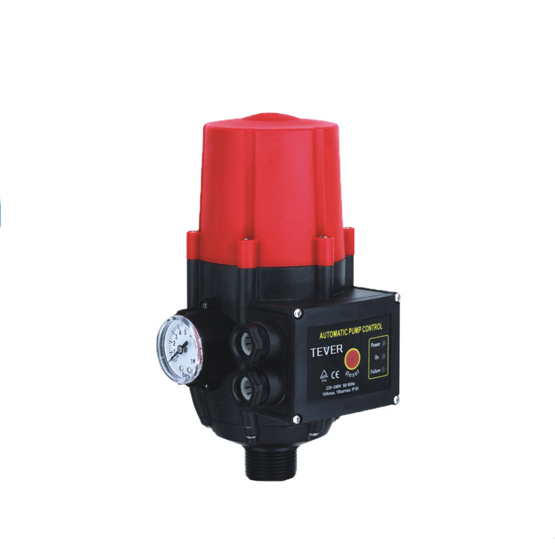 Automatic water pump controller with socket and auto-reset automatic pressure control switch