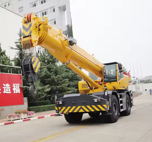 Maxizm New 70ton Hydraulic Rough Terrain Crane XCR70_BR With Spare Parts