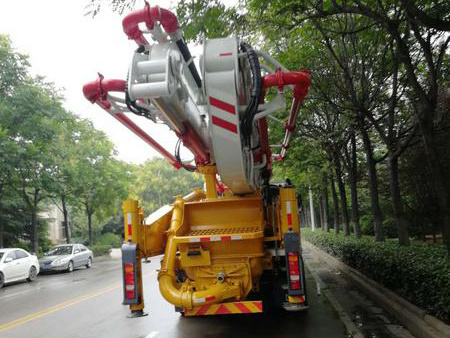 HIGH QUALITY Official 52m Cheap Self Propelled Boom Truck HB52K with Concrete Pump Price