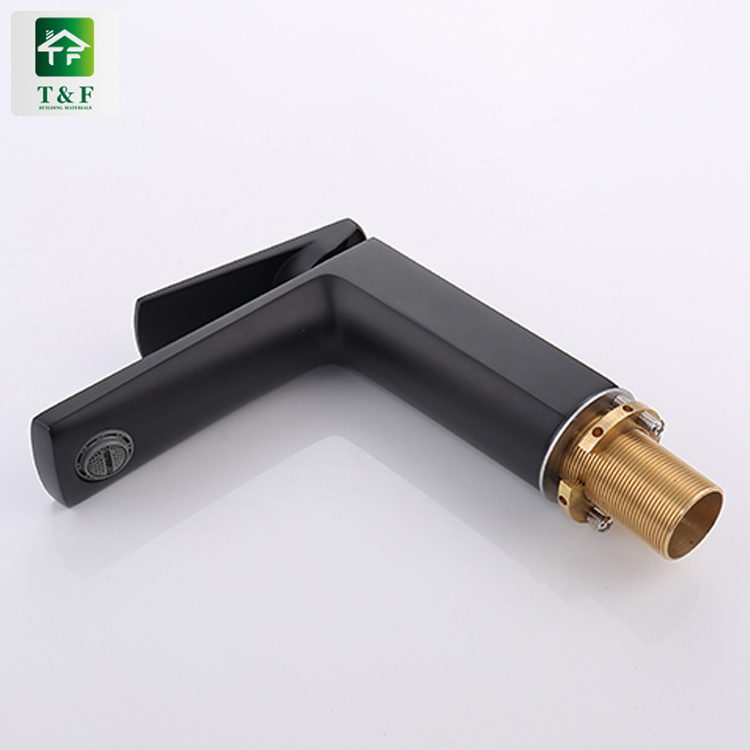 High Quality Single Hole Bathroom Toilet Faucet Tap Matte Black Health Faucet With Bathroom Faucet Accessories