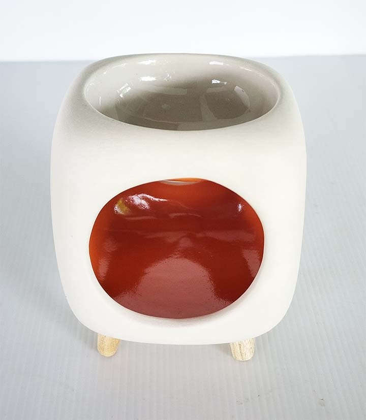 Handmade Ceramic Wax Melt Warmer Fragrance Oil Burner Using Tea Light With Wooden Legs for Home Decoration