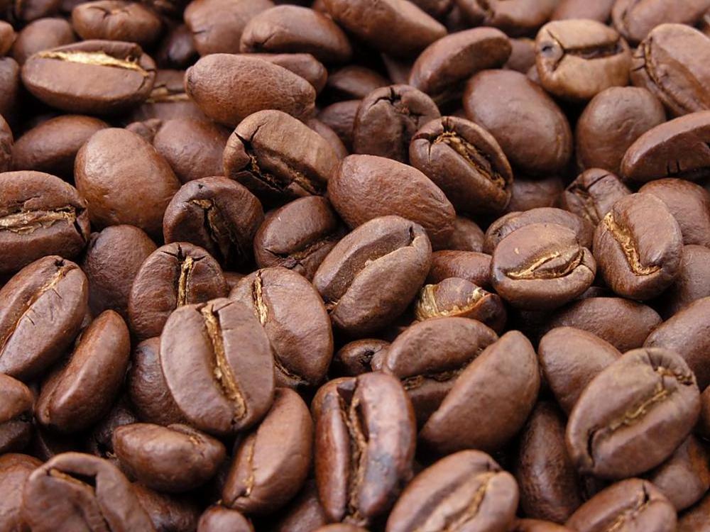 promotion Fresh Robusta   Factory  Roasted Coffee beans 0.25 kg Strong coffee/Full body Wholesale Price Ready for Export