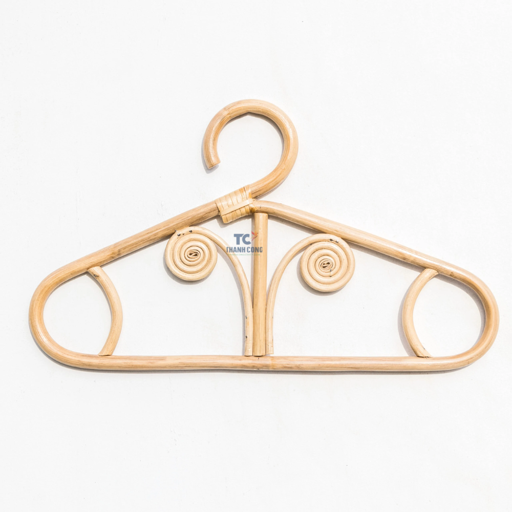 Wholesales Eco-friendly Rattan Doll Hanger Clothes Doll Baby Hanger