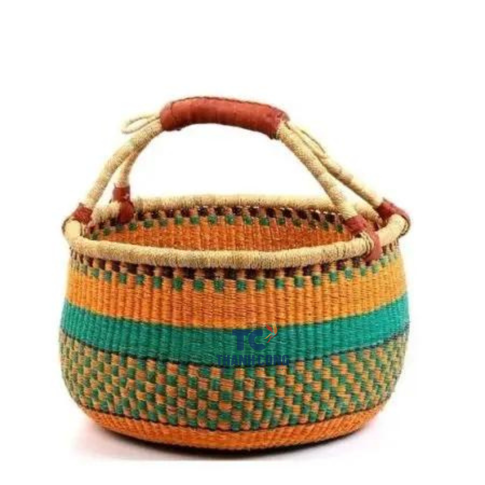 Wholesale Handmade bags African seagrass bolga baskets colorful Ghana woven baskets Africa carry bags