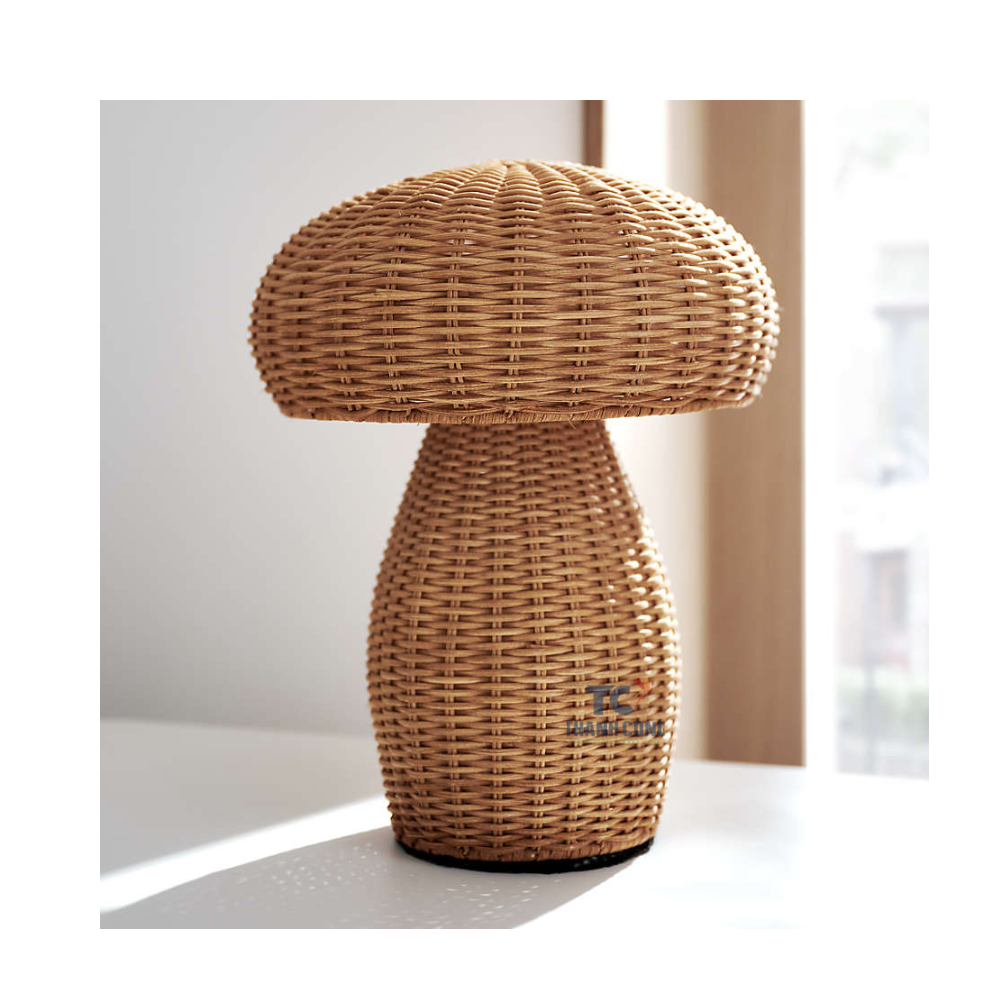 Wholesales Handwoven Rattan Table Lamp Bedside Decor Innovative Portable Nordic Table Lamp Seagrass OEM Private Brand