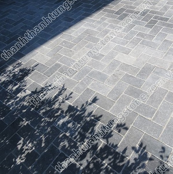 Vietnam Cheap Blue limestone Tumbled 15x15x2 Paver Garden Floor Decorative Floor Asian Bluestone Cheap Price Factory