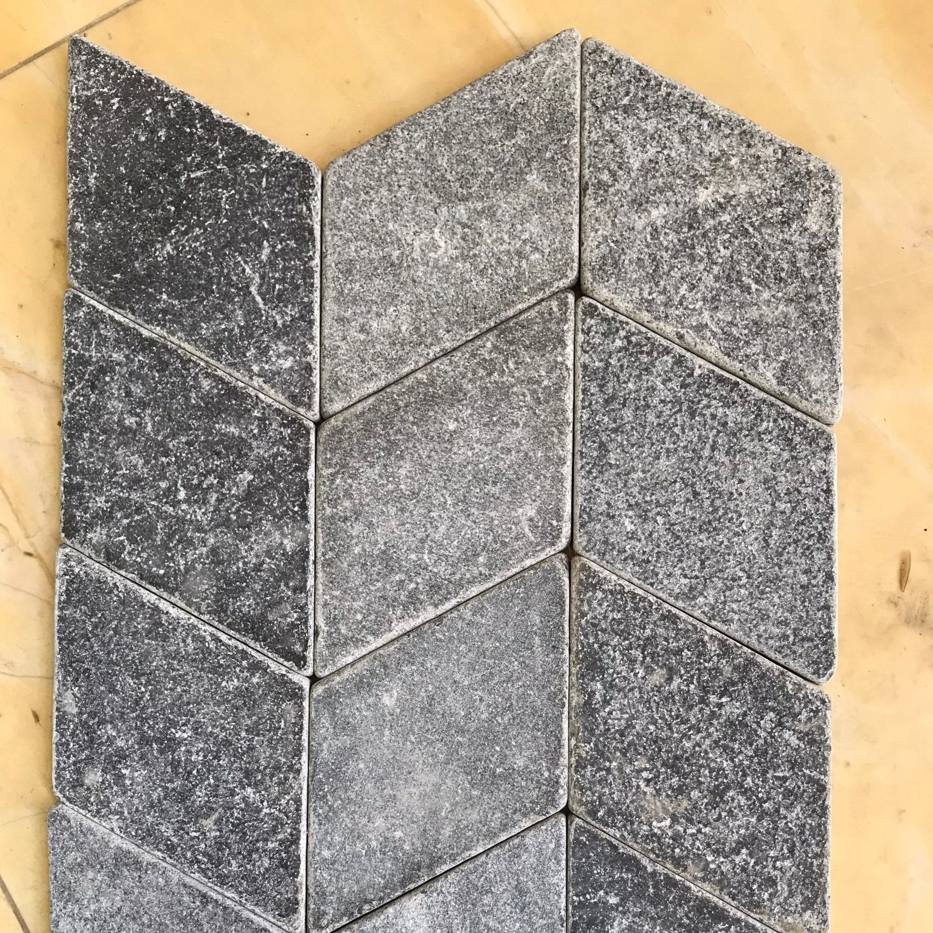 Vietnam Blue Limestone Gothic Tumbled 40x40x2 Antic Paver Garden Floor Floor Asian Bluestone Cheap Price Factory High Quality