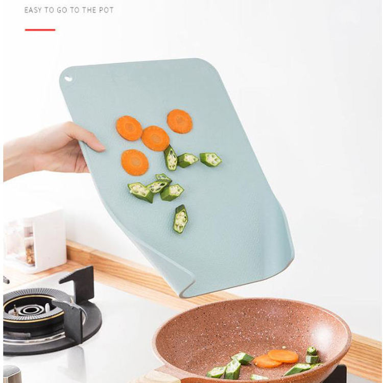 Kitchen silicone easy to store plastic cheese cutting board portable plastic chopping board