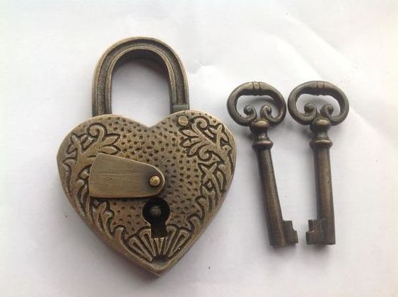 Hot Selling Best Quality Dog Print Embossed Locks Padlock Keys Vintage Style Lock With 2 Keys Working Condition Locks skull face