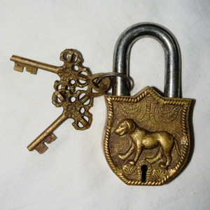 Hot Selling Best Quality Dog Print Embossed Locks Padlock Keys Vintage Style Lock With 2 Keys Working Condition Locks skull face