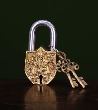 Hot Selling Best Quality Dog Print Embossed Locks Padlock Keys Vintage Style Lock With 2 Keys Working Condition Locks skull face