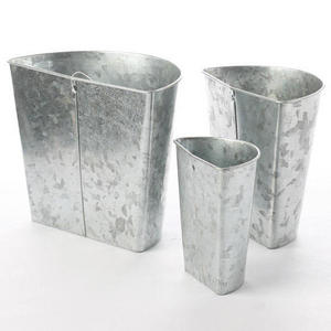 Hot selling Customized handmade Home Indoor Decoration Flower Pots Galvanized Metal Hanging Mounted Wall Planter