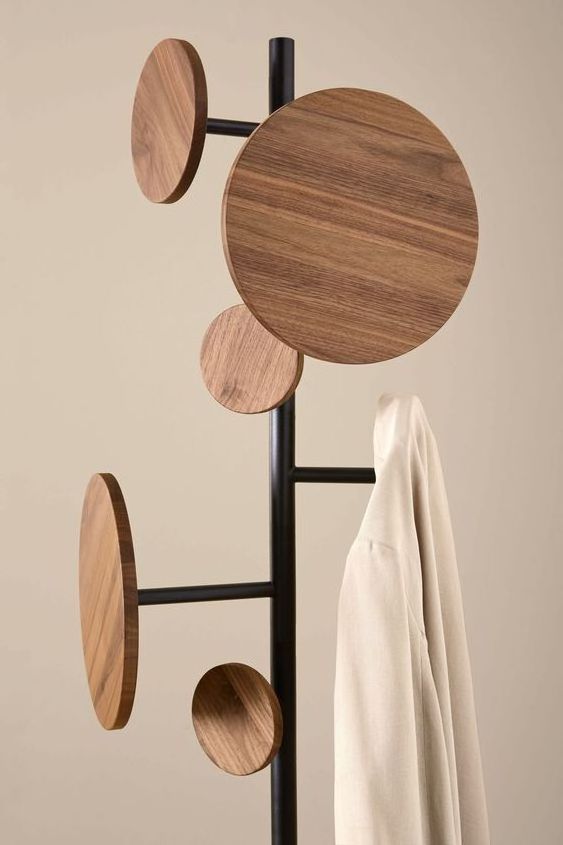 Latest Design Wooden Tree Coat Rack Stand 3 Adjustable Sizes Free Standing Coat Rack Coat Hanger Stand with low Prices