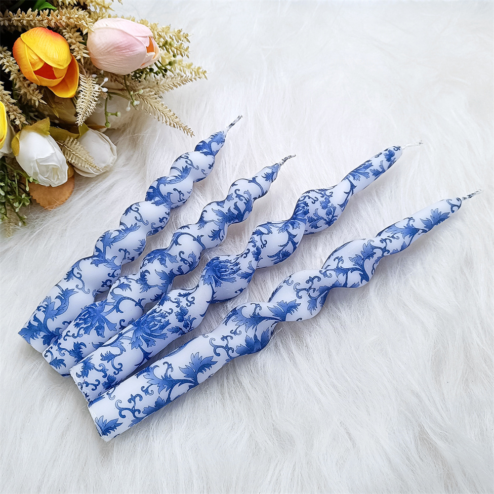 OEM/ODM Custom Painted Spiral Taper Candles Chinese Traditional Blue and White Pattern Twist Candle Dinner Floral Stick Candles