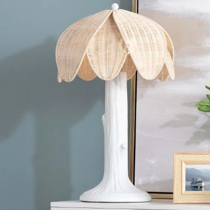 Whimsical Elegant Natural Wicker Leaf-Shaped Table Lampshade For Living Room Home Accessories Decor From Vietnam Factory 2024