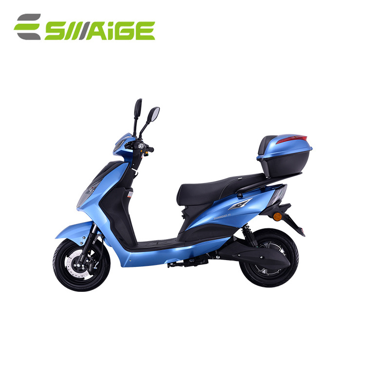 Electric delivery scooter with closed box