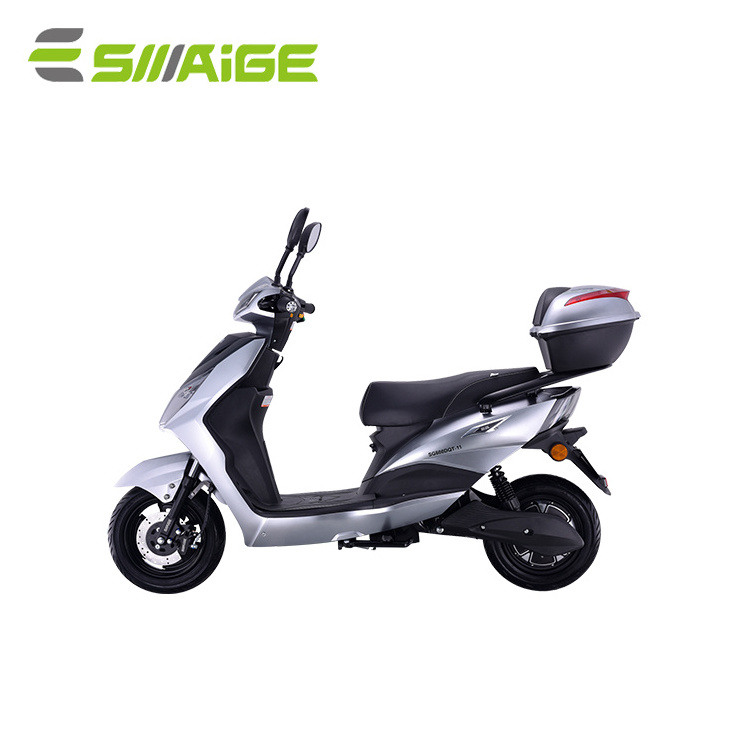 Electric delivery scooter with closed box