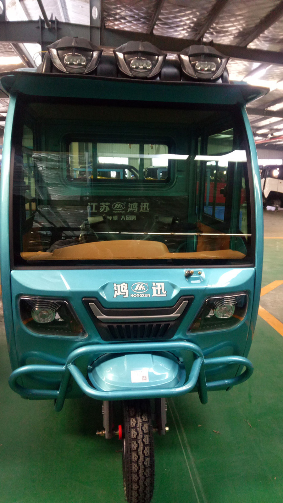 china crew cab 800W 3 wheels motorized nigeria deliver cargo truck tricycle with cabin for sale