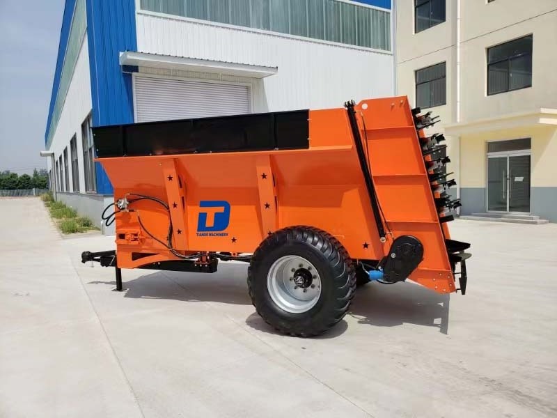 Chinese manufacturer fertilizer spreader huge manure spreader trailer manure spreader gearbox