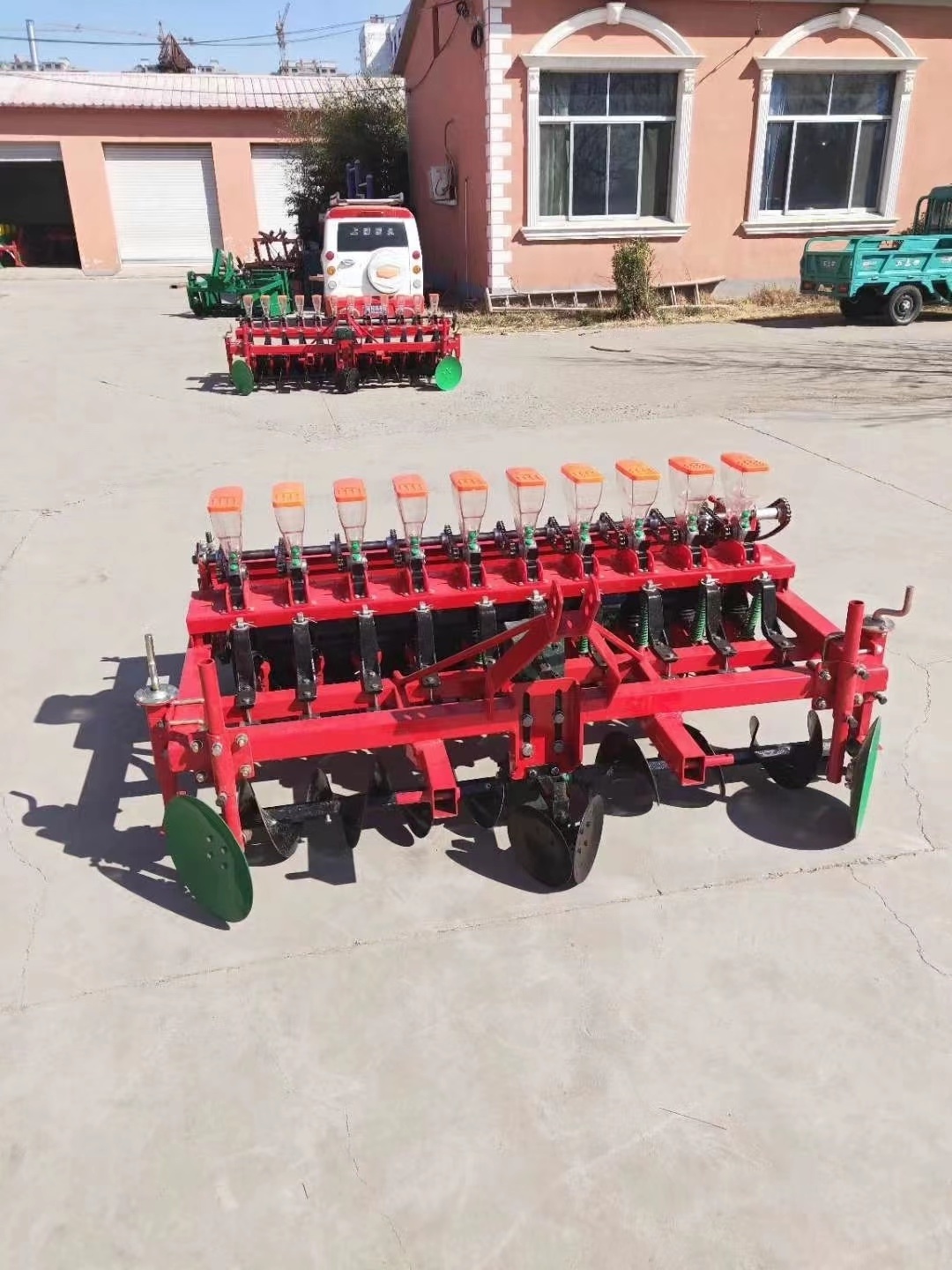 Farm tractor seeder machine seeder Vegetable planter for agricultural seeding seeder and fertilizer