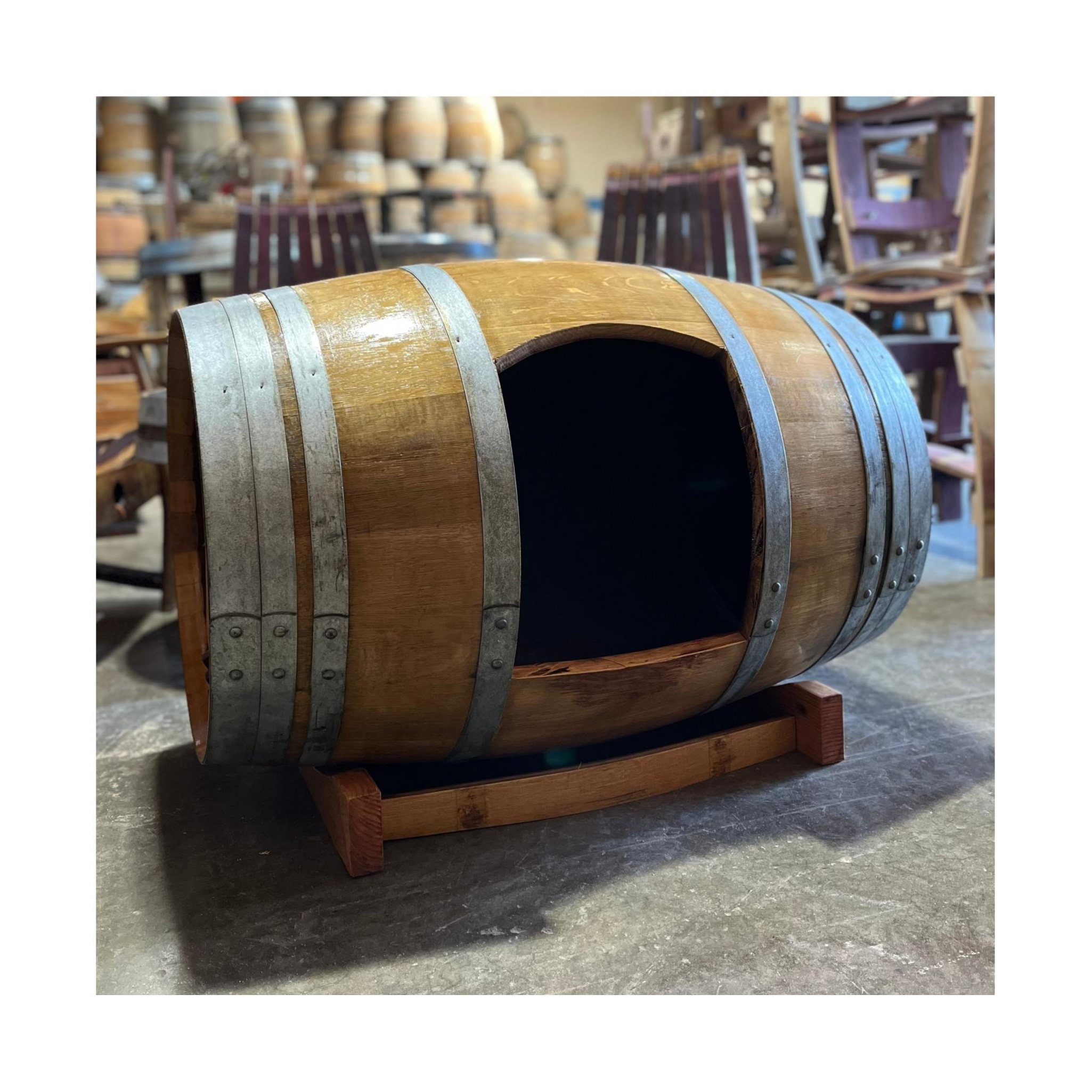 Custom Luxury Large Outdoor Indoor Wooden Wine Barrel Doggy Den Dog Bed Dogs Kennel Cat House Cats Hut Pet Wood Cabin Wholesale