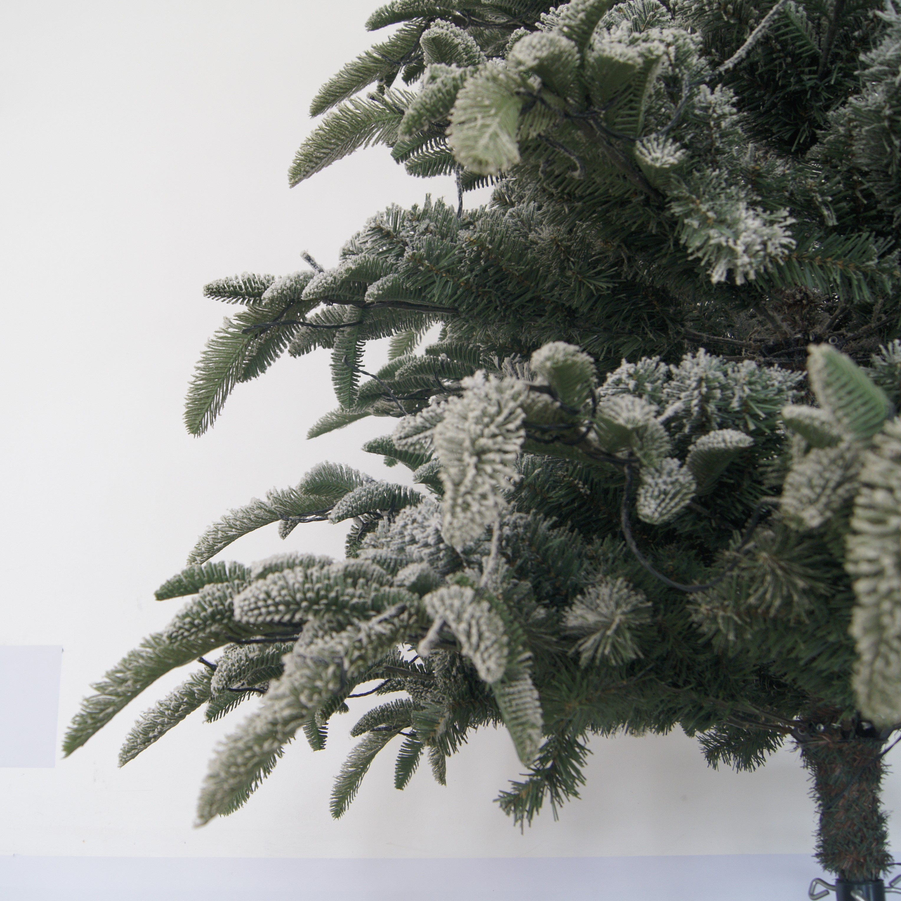 Wholesale Prelit white Snowing Christmas Tree flocked For Christmas Decoration