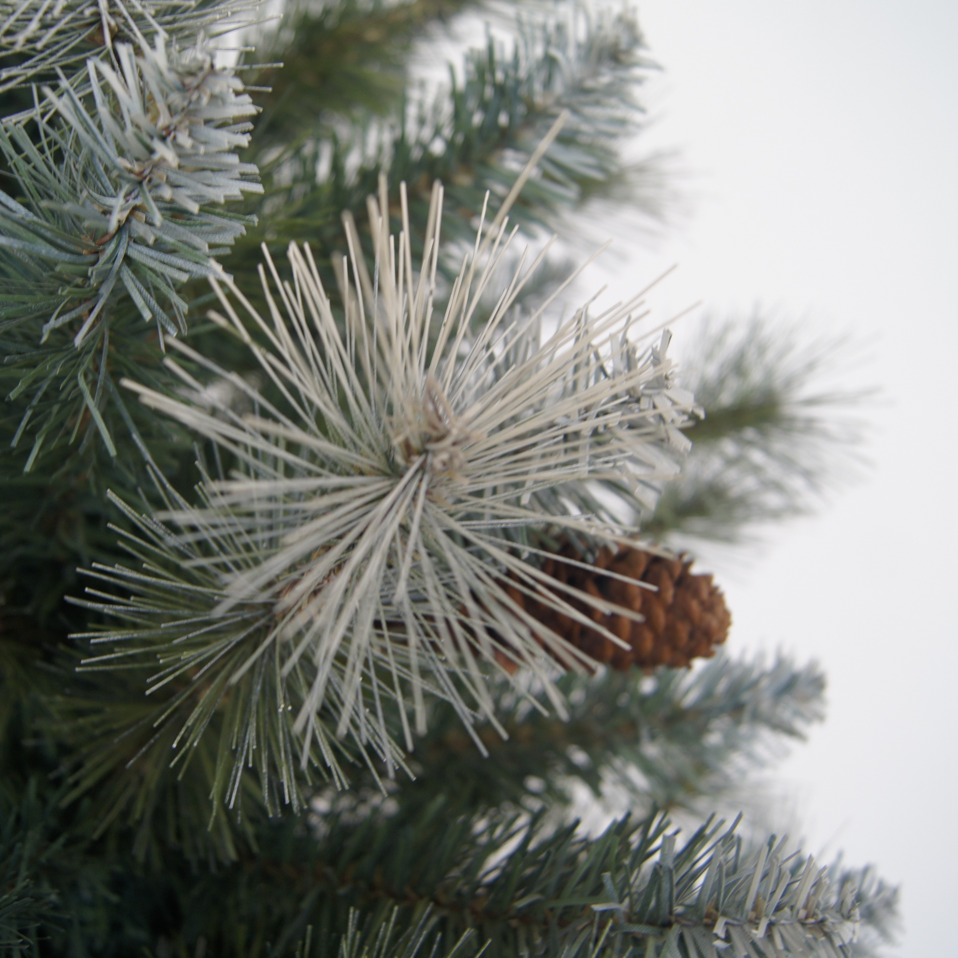 Very Nice Flocking Leaf tip spray white Pine needle for Christmas tree