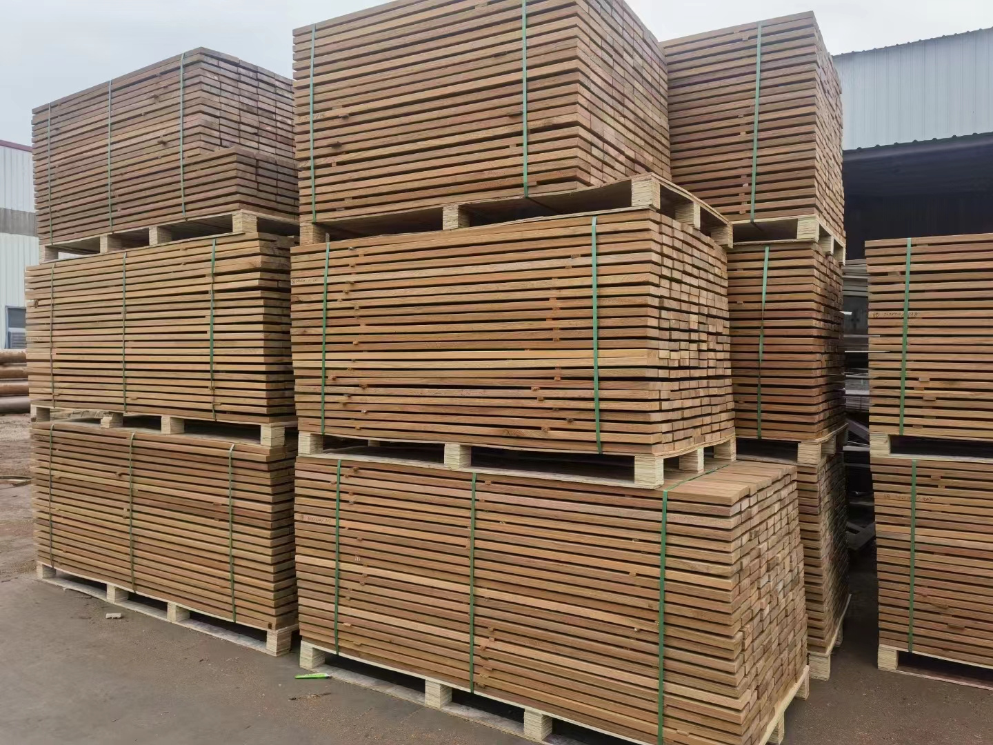 Factory direct wholesale high quality 100% solid wood paving wood